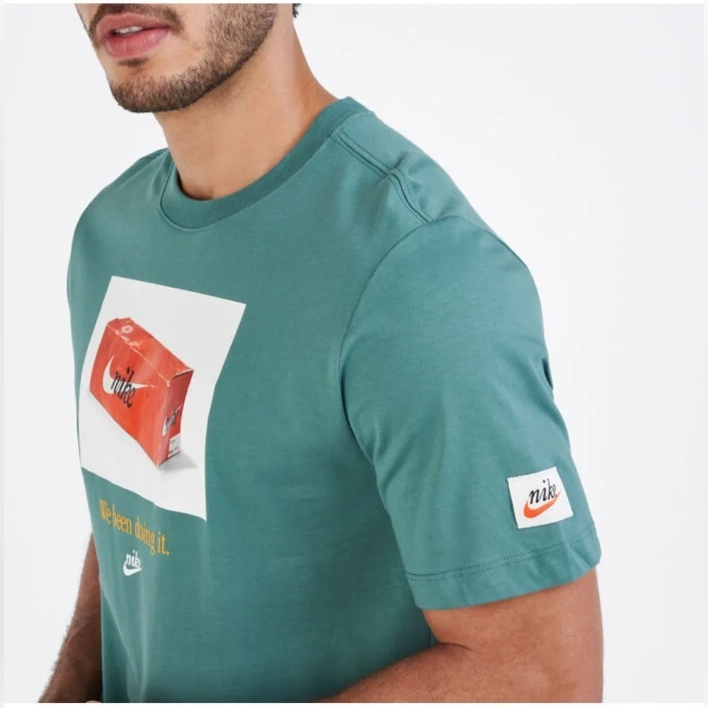 Nike We Been Doing It Shoe Box Graphic T-shirt Men Small Green